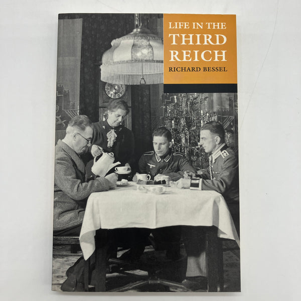 Life in the Third Reich (2001) Richard Bessel UK Paperback Very Good